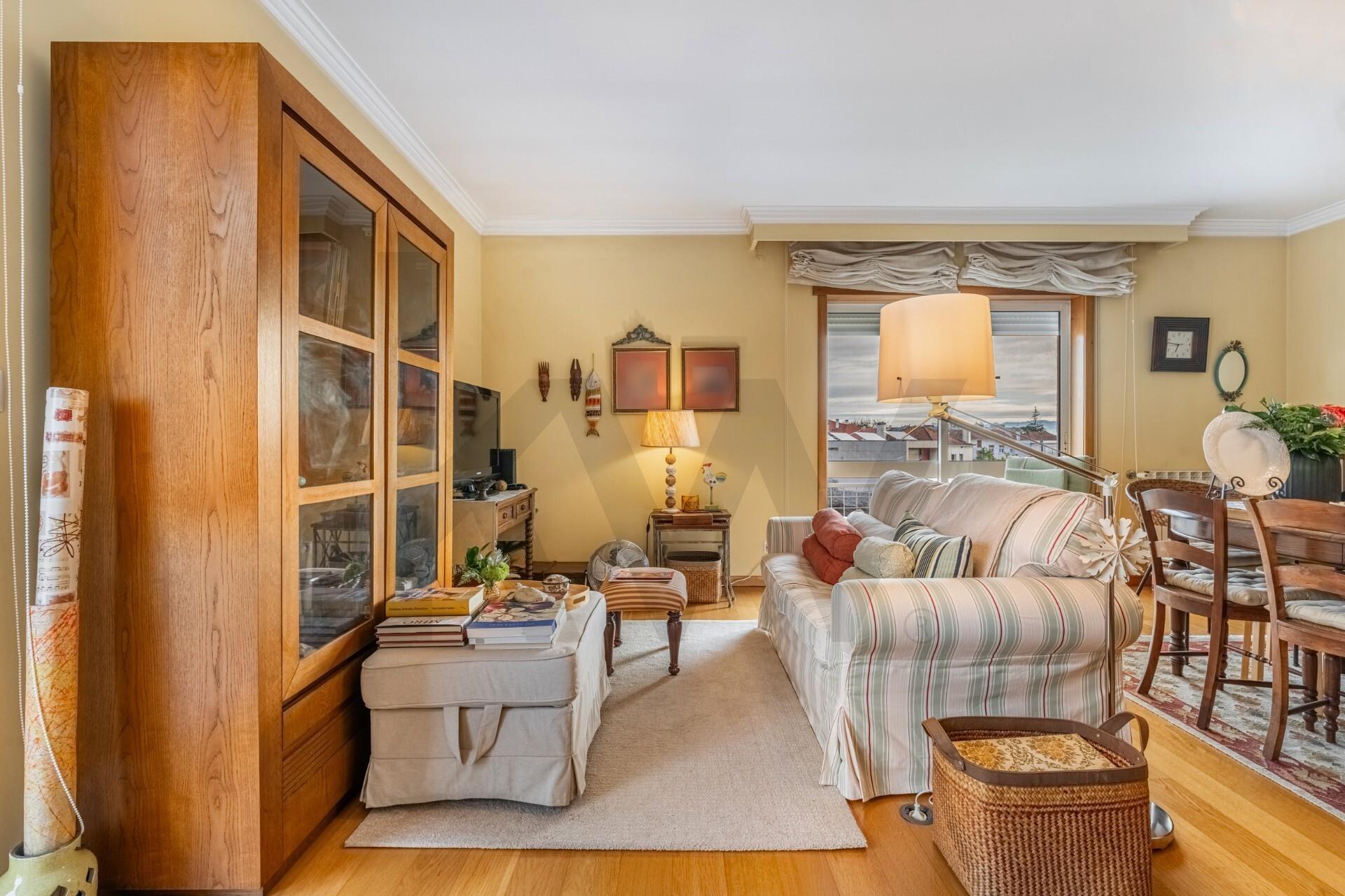 Apartamento T3 com terraço privativo em Viana do Castelo