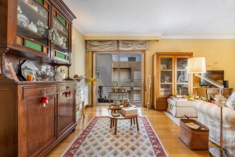 Apartamento T3 com terraço privativo em Viana do Castelo