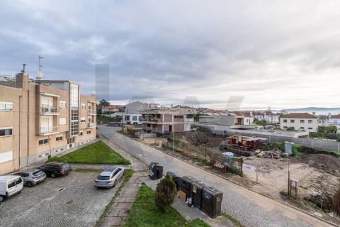 Apartamento T3 com terraço privativo em Viana do Castelo