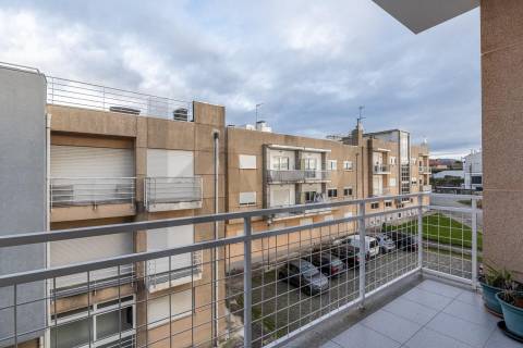 Apartamento T3 com terraço privativo em Viana do Castelo