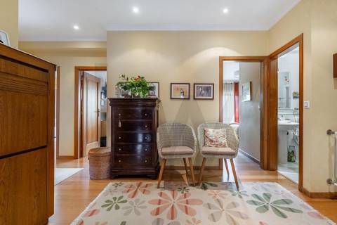 Apartamento T3 com terraço privativo em Viana do Castelo