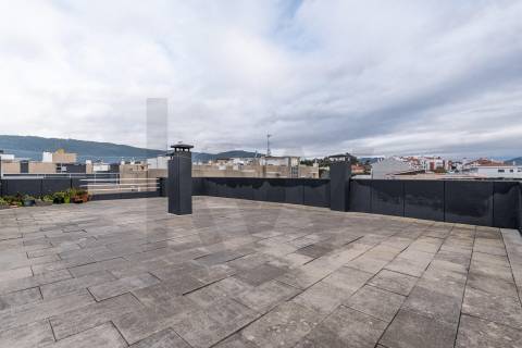 Apartamento T3 com terraço privativo em Viana do Castelo