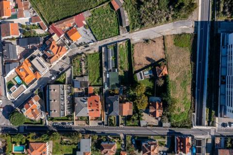 Moradia em Terreno de 1210 m2 - Arcozelo, Granja, Vila Nova de Gaia