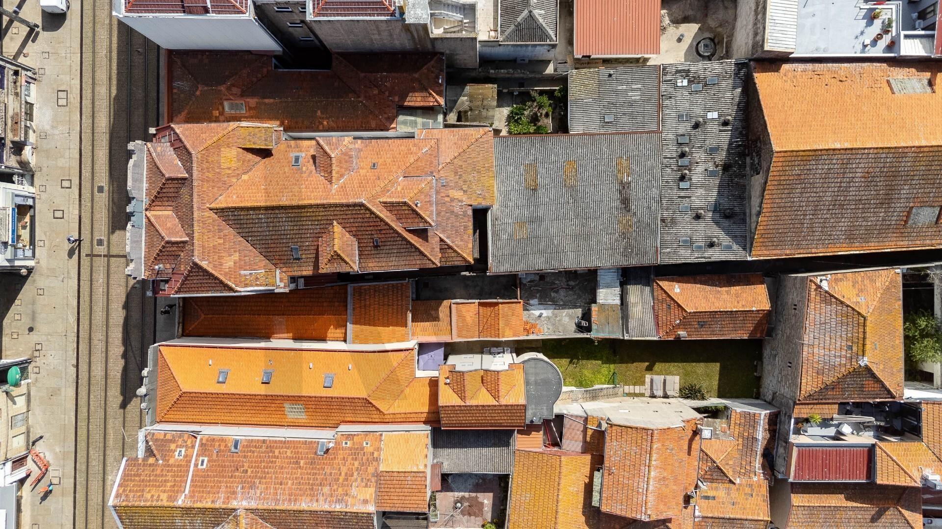 Prédio com Projeto Aprovado na Zona Histórica de Matosinhos na Rua Brito Capelo