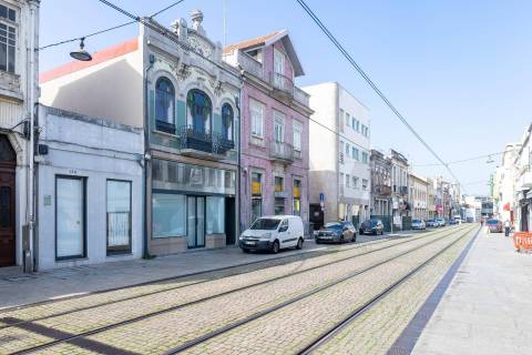 Prédio com Projeto Aprovado na Zona Histórica de Matosinhos na Rua Brito Capelo