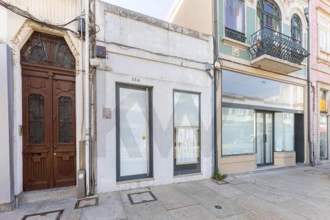 Prédio com Projeto Aprovado na Zona Histórica de Matosinhos na Rua Brito Capelo