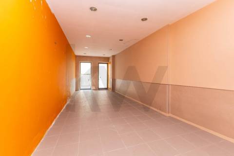 Prédio com Projeto Aprovado na Zona Histórica de Matosinhos na Rua Brito Capelo