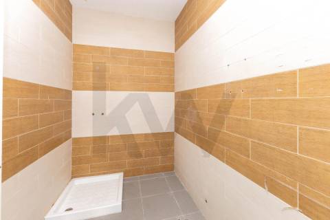 Prédio com Projeto Aprovado na Zona Histórica de Matosinhos na Rua Brito Capelo