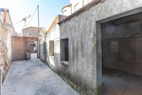 Prédio com Projeto Aprovado na Zona Histórica de Matosinhos na Rua Brito Capelo