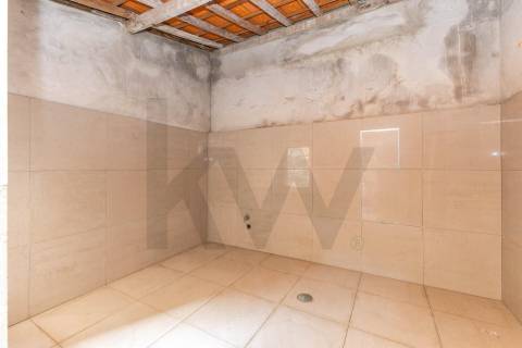 Prédio com Projeto Aprovado na Zona Histórica de Matosinhos na Rua Brito Capelo