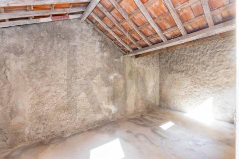 Prédio com Projeto Aprovado na Zona Histórica de Matosinhos na Rua Brito Capelo