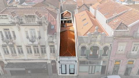 Prédio com Projeto Aprovado na Zona Histórica de Matosinhos na Rua Brito Capelo