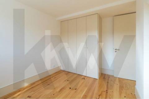 Apartamento T1 à Venda Novo | Último Andar | A 3 minutos da Praia de Matosinhos Sul e Metro