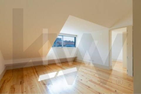 Apartamento T1 à Venda Novo | Último Andar | A 3 minutos da Praia de Matosinhos Sul e Metro