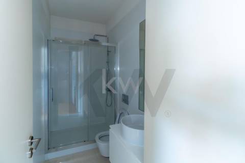 Apartamento T1 à Venda Novo | Último Andar | A 3 minutos da Praia de Matosinhos Sul e Metro