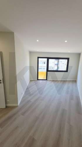 T2 Renovado com Terraço e  Mobilado em Paranhos | Junto ao Metro e Polo Universitário