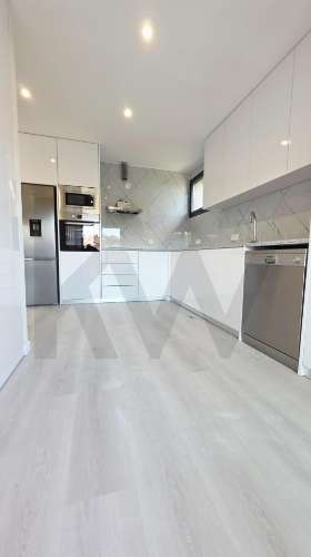 T2 Renovado e Mobilado em Paranhos | Junto ao Metro e Polo Universitário