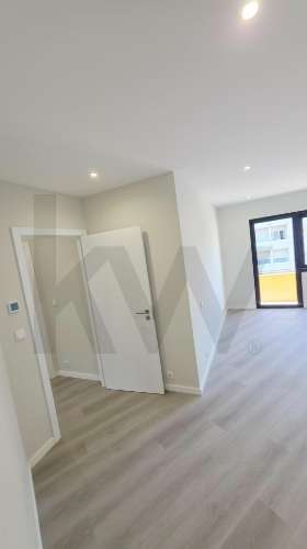 T2 Renovado e Mobilado em Paranhos | Junto ao Metro e Polo Universitário