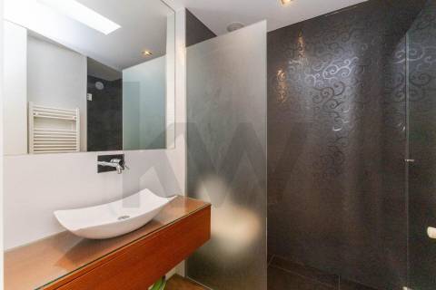 Apartamento T3 Penthouse com Vista Direta de Mar em São Félix da Marinha