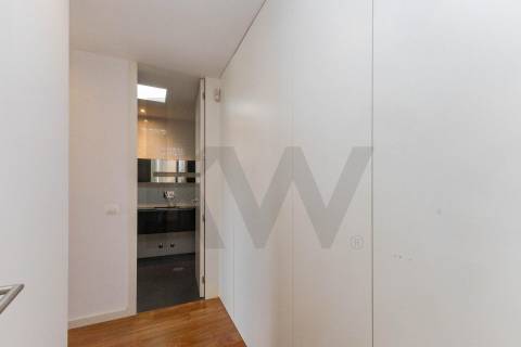 Apartamento T3 Penthouse com Vista Direta de Mar em São Félix da Marinha