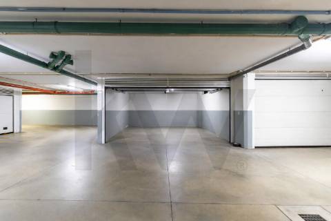 Apartamento T3 Penthouse com Vista Direta de Mar em São Félix da Marinha