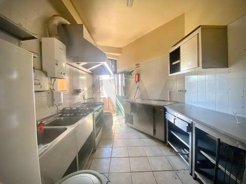 Prédio em Propriedade Total – Comércio e Habitação – Centro da Orca, Fundão