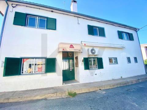 Prédio em Propriedade Total – Comércio e Habitação – Centro da Orca, Fundão