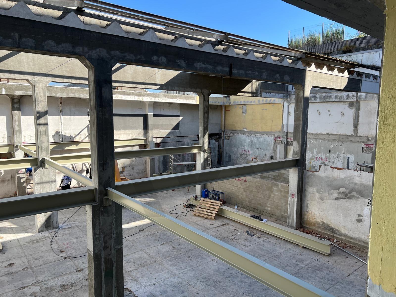 Armazém Totalmente Remodelado, como novo, Prior velho a 5 m do Aeroprto internacional de Lisboa