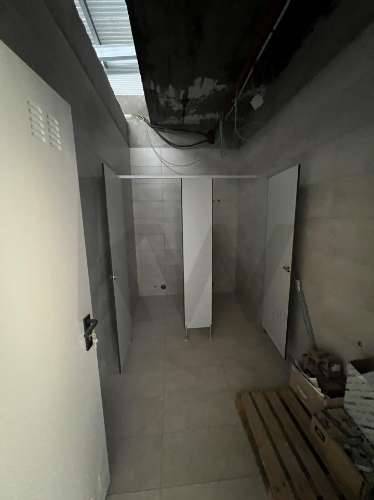 Armazém Totalmente Remodelado, como novo, Prior velho a 5 m do Aeroprto internacional de Lisboa