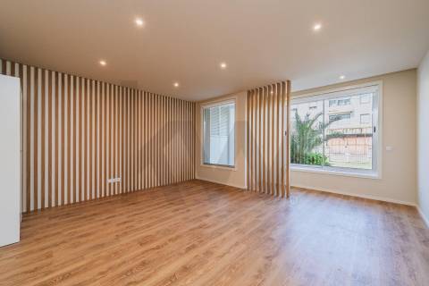 T1+1 Moderno com Acabamentos Premium e Layout Funcional