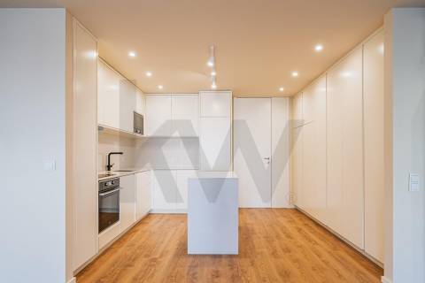 T1+1 Moderno com Acabamentos Premium e Layout Funcional