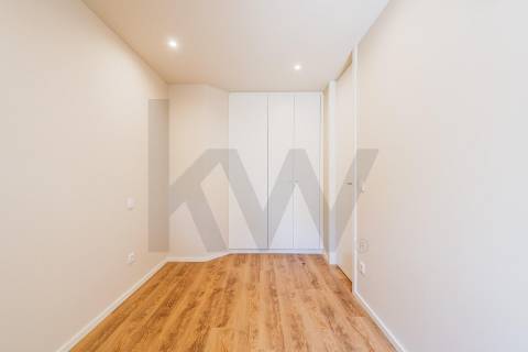 T1+1 Moderno com Acabamentos Premium e Layout Funcional