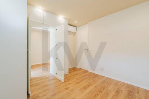 T1+1 Moderno com Acabamentos Premium e Layout Funcional