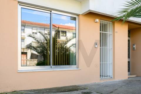 T1+1 Moderno com Acabamentos Premium e Layout Funcional