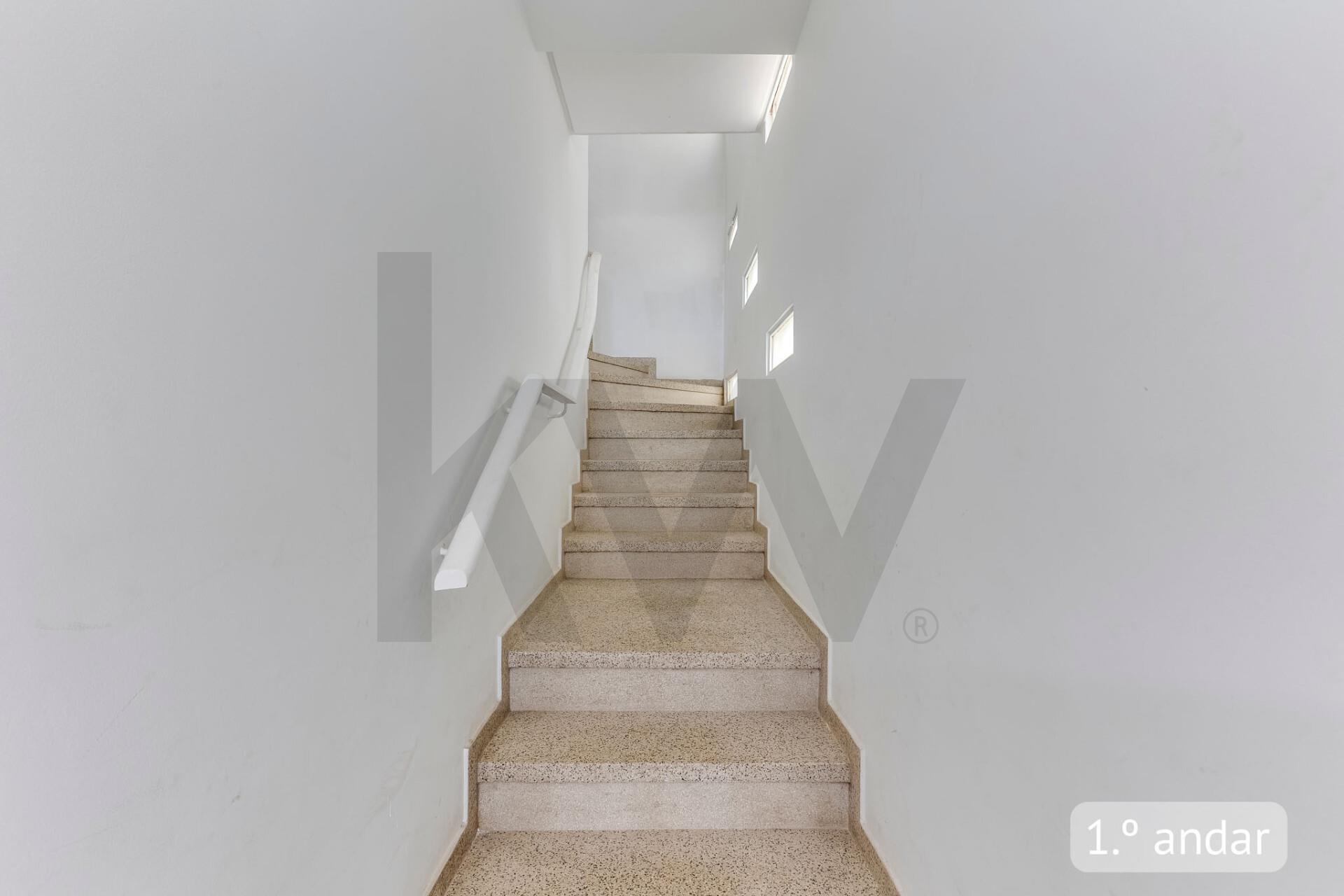 Moradia Bifamiliar com Elevado Potencial - Baguim do Monte – Gondomar