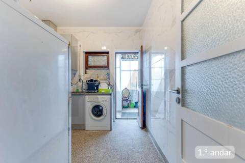 Moradia Bifamiliar com Elevado Potencial - Baguim do Monte – Gondomar