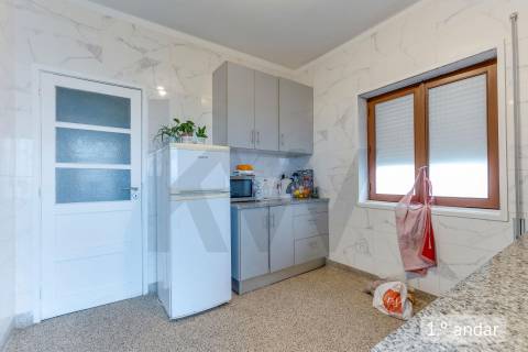 Moradia Bifamiliar com Elevado Potencial - Baguim do Monte – Gondomar