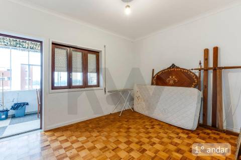 Moradia Bifamiliar com Elevado Potencial - Baguim do Monte – Gondomar