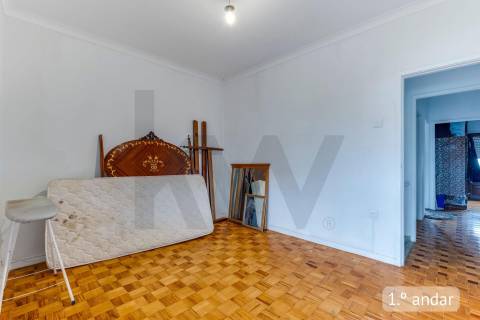 Moradia Bifamiliar com Elevado Potencial - Baguim do Monte – Gondomar