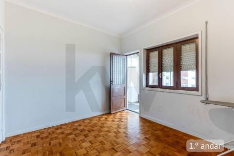 Moradia Bifamiliar com Elevado Potencial - Baguim do Monte – Gondomar