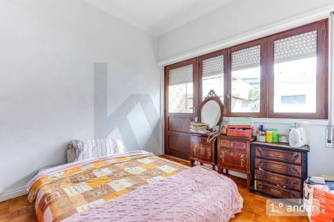 Moradia Bifamiliar com Elevado Potencial - Baguim do Monte – Gondomar