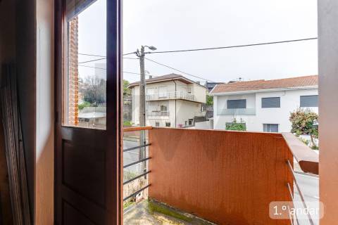 Moradia Bifamiliar com Elevado Potencial - Baguim do Monte – Gondomar