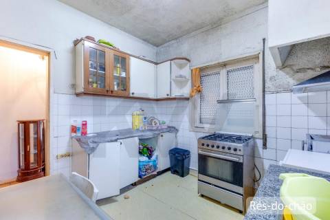 Moradia Bifamiliar com Elevado Potencial - Baguim do Monte – Gondomar