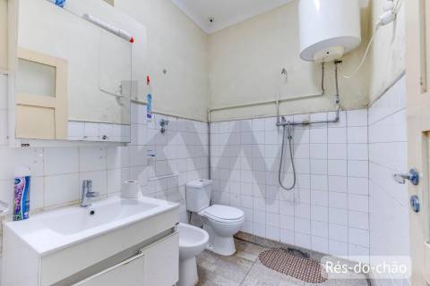 Moradia Bifamiliar com Elevado Potencial - Baguim do Monte – Gondomar