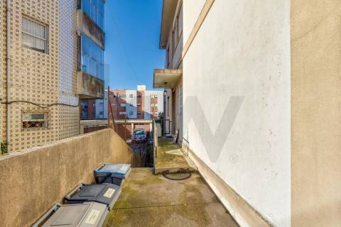 Moradia Bifamiliar com Elevado Potencial - Baguim do Monte – Gondomar