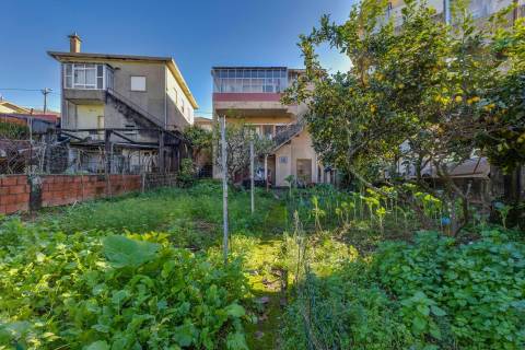 Moradia Bifamiliar com Elevado Potencial - Baguim do Monte – Gondomar