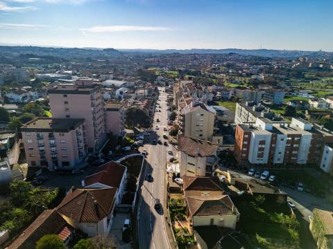 Moradia Bifamiliar com Elevado Potencial - Baguim do Monte – Gondomar
