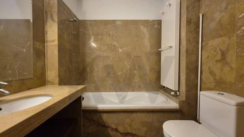 Arrendamento T2 Exclusivo em Edifício de Referência no Aviz