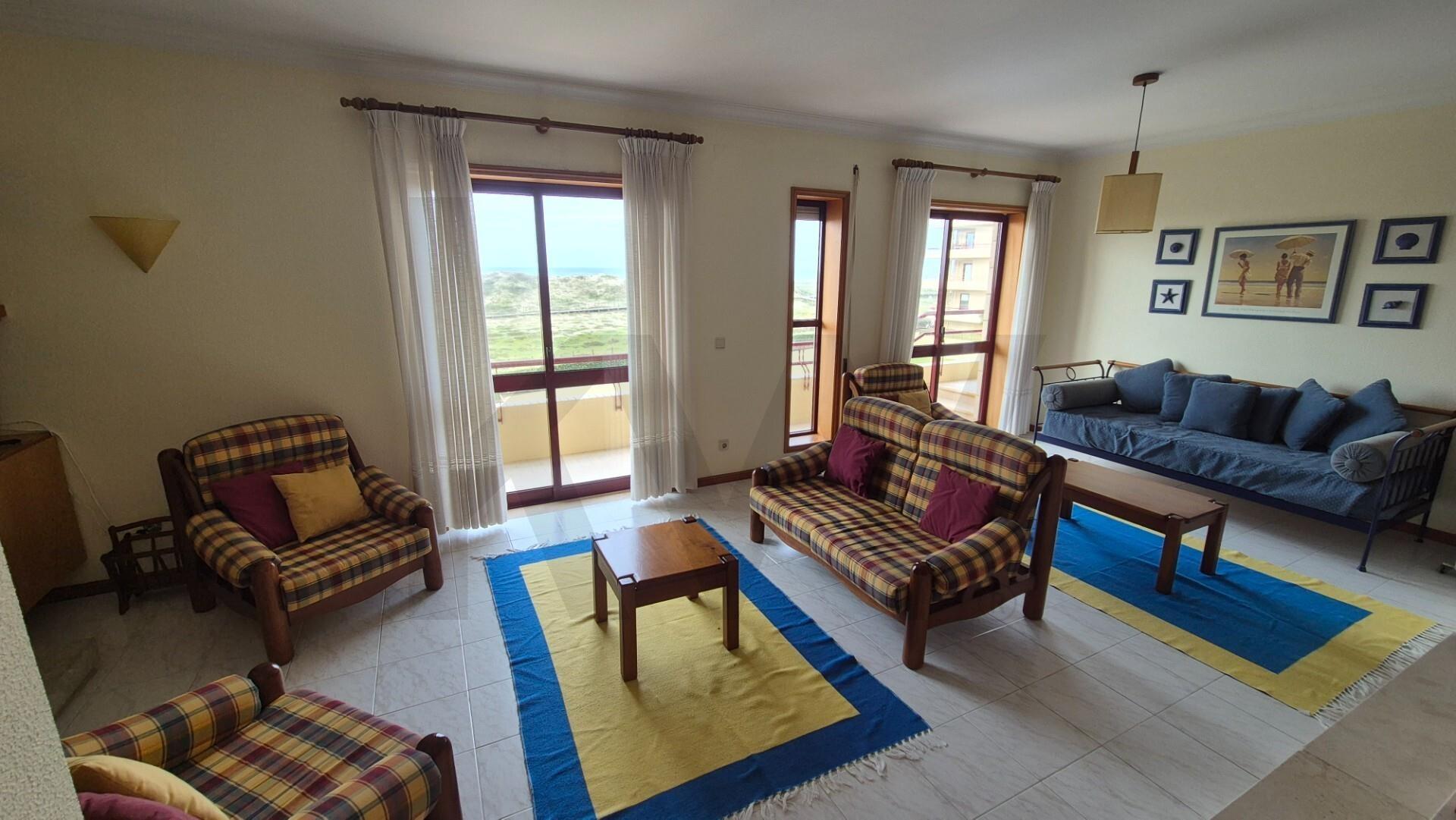 Exclusivo T3 em Mindelo mobilado: Vista Mar, Condomínio Fechado e Piscina