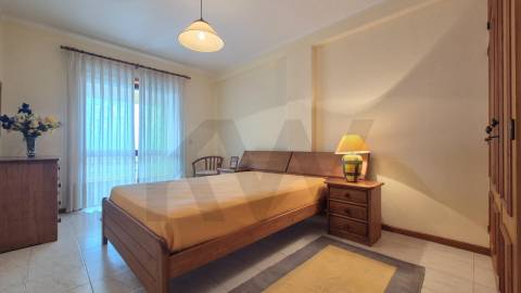 Exclusivo T3 em Mindelo mobilado: Vista Mar, Condomínio Fechado e Piscina